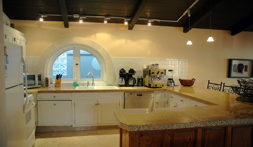 a-Rosarito-Las-Gaviotas-Bahiti-3Board-Kitche-View.jpg