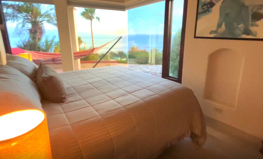 las-gaviotas-rental-casa-bahiti-downstairs-master.jpg