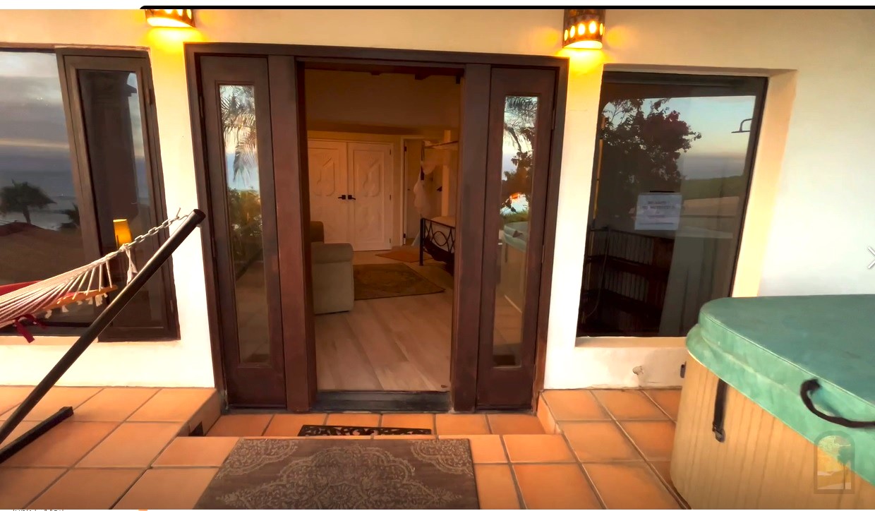 las-gaviotas-rental-casa-bahiti-jacuzzi.jpg